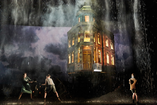 Photo Flash: First Look at Clive Francis, Barbara Marten and Liam Brennan in AN INSPECTOR CALLS in the West End 