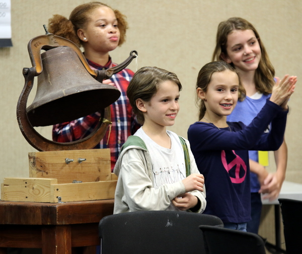 Photo Flash: In Rehearsal with David de Vries and More for A CHRISTMAS CAROL at Alliance Theatre Image