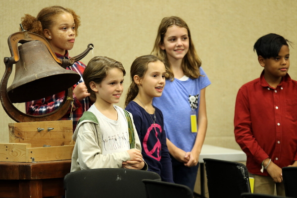 Photo Flash: In Rehearsal with David de Vries and More for A CHRISTMAS CAROL at Alliance Theatre Image
