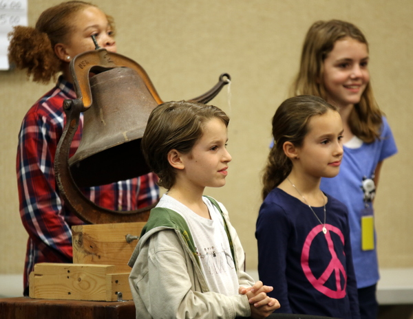 Photo Flash: In Rehearsal with David de Vries and More for A CHRISTMAS CAROL at Alliance Theatre Image