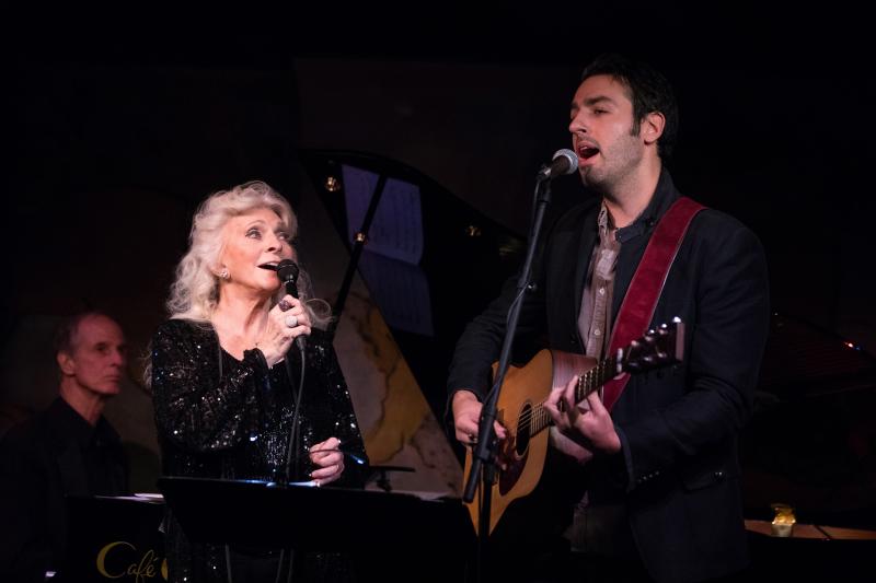 BWW Review: Judy Collins (with Special Guest Ari Hest) Offers a Timeless Show at Café Carlyle 