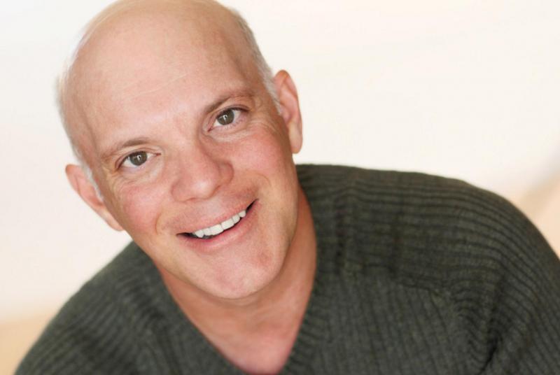 Exclusive Podcast: 'Behind the Curtain' Welcomes Broadway Tenor Eddie Korbich Image