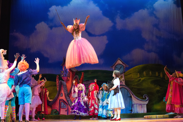 Photo Flash: First Look at THE WIZARD OF OZ at Walnut Street Theatre Image