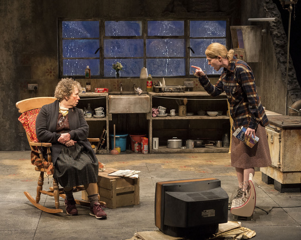 Photo Flash: First Look at THE BEAUTY QUEEN OF LEENANE, Opening This Week at the Taper Image
