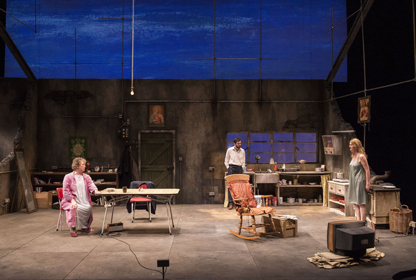 Photo Flash: First Look at THE BEAUTY QUEEN OF LEENANE, Opening This Week at the Taper Image