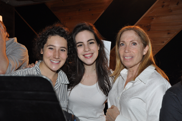 Exclusive Photo Coverage: FIDDLER ON THE ROOF Ushers In Hanukkah with Carols For A Cure  Image