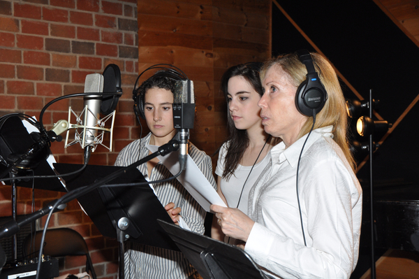 Exclusive Photo Coverage: FIDDLER ON THE ROOF Ushers In Hanukkah with Carols For A Cure  Image