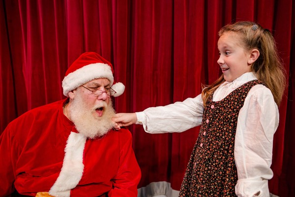 Photo Flash: Tacoma Little Theatre Presents MIRACLE ON 34TH STREET Image