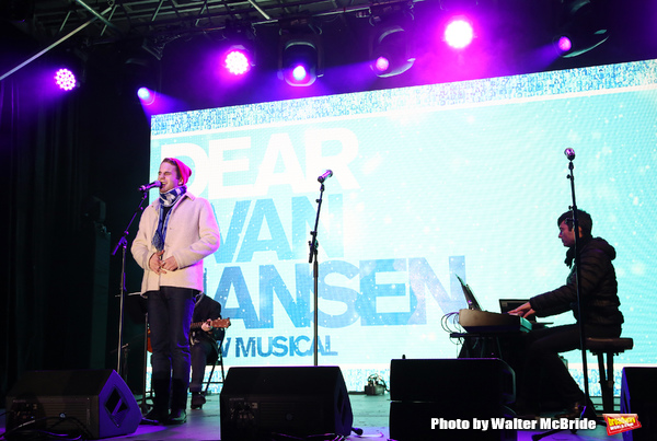 Photo Coverage: DEAR EVAN HANSEN Helps Bloomingdale's Ring In the Holiday Season Image