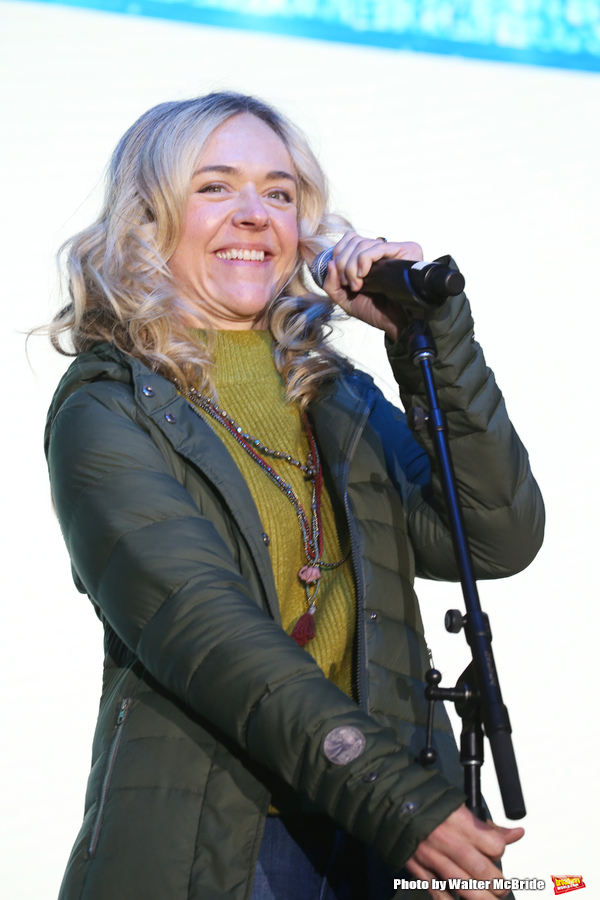 Photo Coverage: DEAR EVAN HANSEN Helps Bloomingdale's Ring In the Holiday Season Image