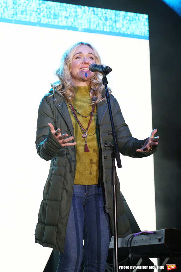 Photo Coverage: DEAR EVAN HANSEN Helps Bloomingdale's Ring In the Holiday Season Image