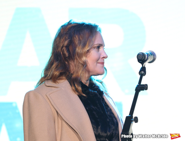 Photo Coverage: DEAR EVAN HANSEN Helps Bloomingdale's Ring In the Holiday Season Image
