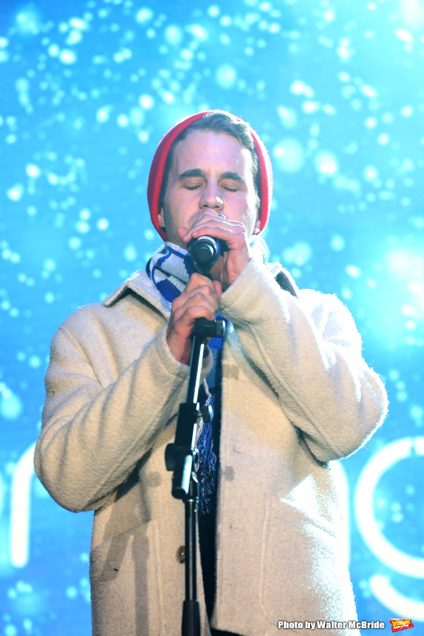 Photo Coverage: DEAR EVAN HANSEN Helps Bloomingdale's Ring In the Holiday Season Image