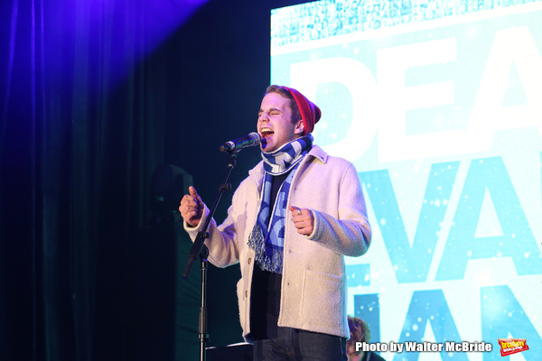 Photo Coverage: DEAR EVAN HANSEN Helps Bloomingdale's Ring In the Holiday Season Image