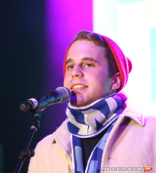 Photo Coverage: DEAR EVAN HANSEN Helps Bloomingdale's Ring In the Holiday Season Image