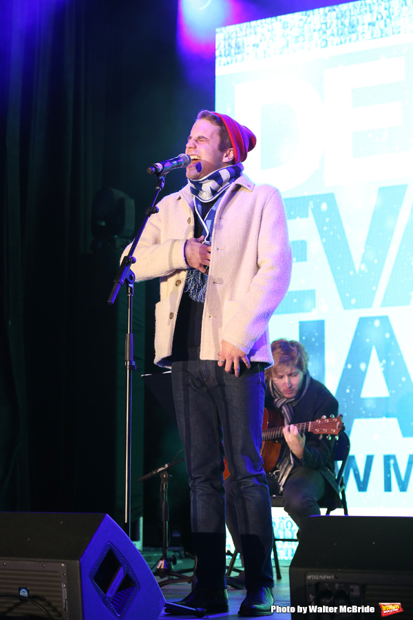 Photo Coverage: DEAR EVAN HANSEN Helps Bloomingdale's Ring In the Holiday Season Image