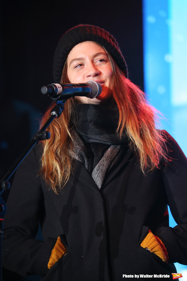 Photo Coverage: DEAR EVAN HANSEN Helps Bloomingdale's Ring In the Holiday Season Image