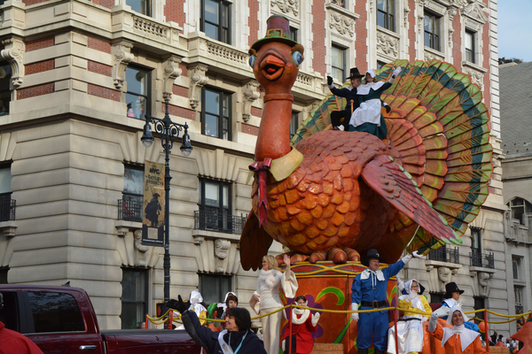 Photo Coverage: Macy's 90th Thanksgiving Day Parade Marches Through NYC! 