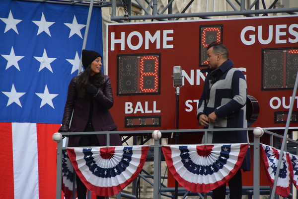 Photo Coverage: Macy's 90th Thanksgiving Day Parade Marches Through NYC! Image