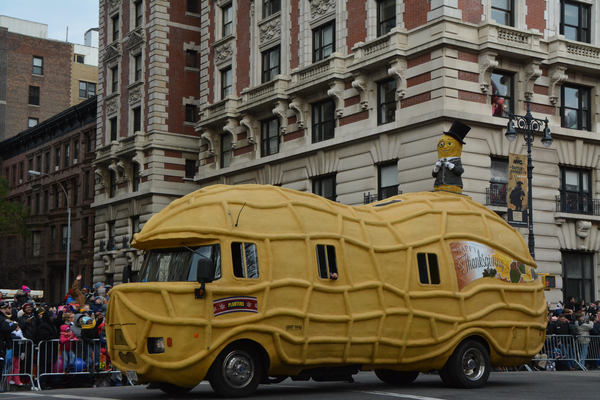Photo Coverage: Macy's 90th Thanksgiving Day Parade Marches Through NYC! Image