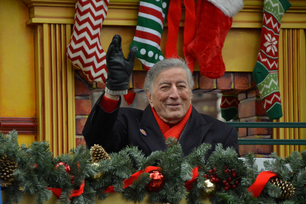 Photo Coverage: Macy's 90th Thanksgiving Day Parade Marches Through NYC! Image