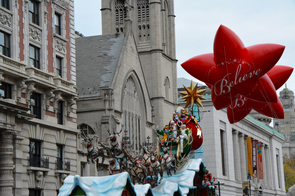 Photo Coverage: Macy's 90th Thanksgiving Day Parade Marches Through NYC! Image