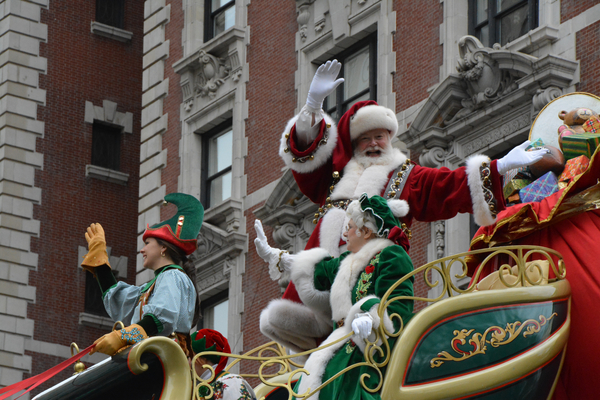 Photo Coverage: Macy's 90th Thanksgiving Day Parade Marches Through NYC! Image