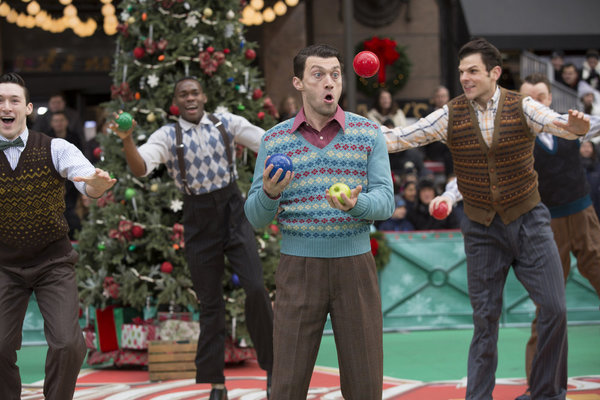 Photo Flash: Best of Broadway Performs on MACY'S THANKSGIVING DAY PARADE  Image