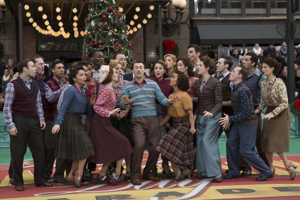 Photo Flash: Best of Broadway Performs on MACY'S THANKSGIVING DAY PARADE Image