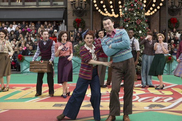 Photo Flash: Best of Broadway Performs on MACY'S THANKSGIVING DAY PARADE Image