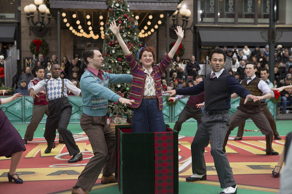 Photo Flash: Best of Broadway Performs on MACY'S THANKSGIVING DAY PARADE 