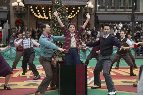 Photo Flash: Best of Broadway Performs on MACY'S THANKSGIVING DAY PARADE Image