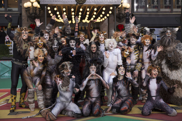 Photo Flash: Best of Broadway Performs on MACY'S THANKSGIVING DAY PARADE Image