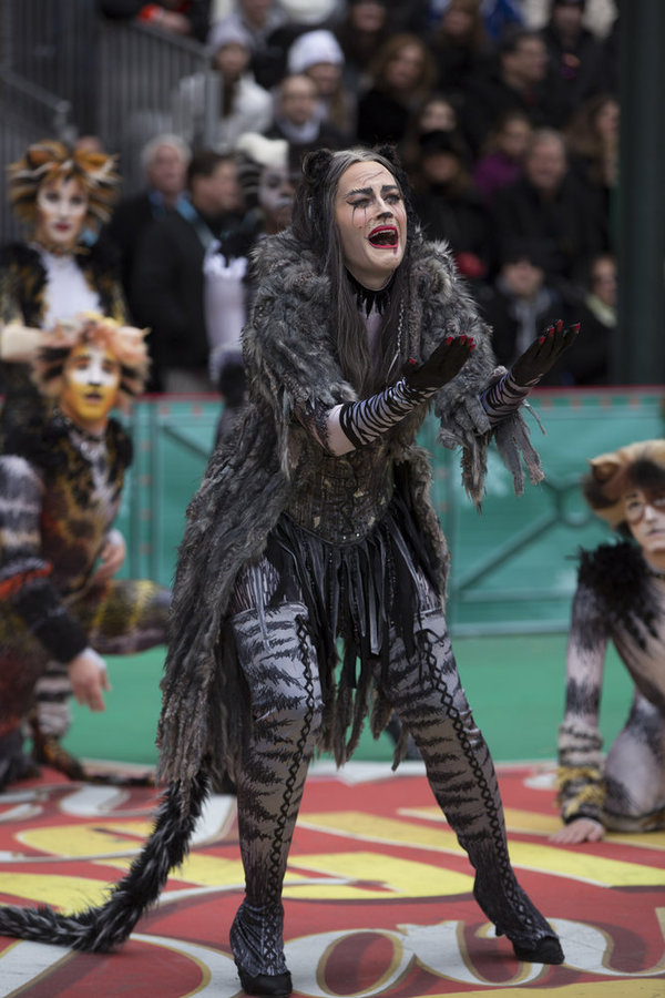 Photo Flash: Best of Broadway Performs on MACY'S THANKSGIVING DAY PARADE 
