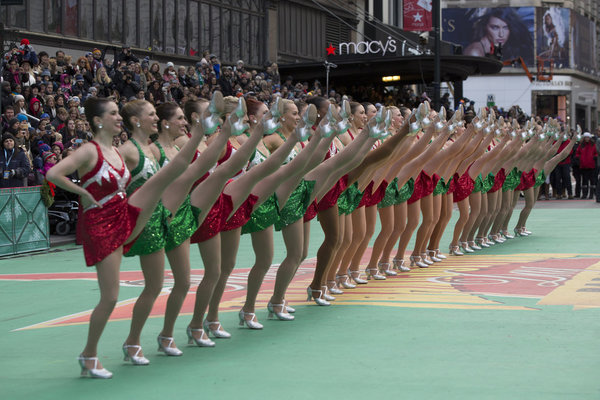 Photo Flash: Best of Broadway Performs on MACY'S THANKSGIVING DAY PARADE Image