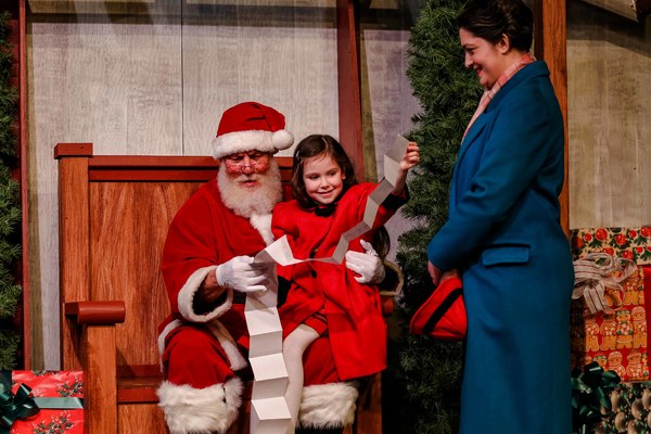 Photo Flash: First Look at Tacoma Little Theatre's MIRACLE ON 34TH STREET Image