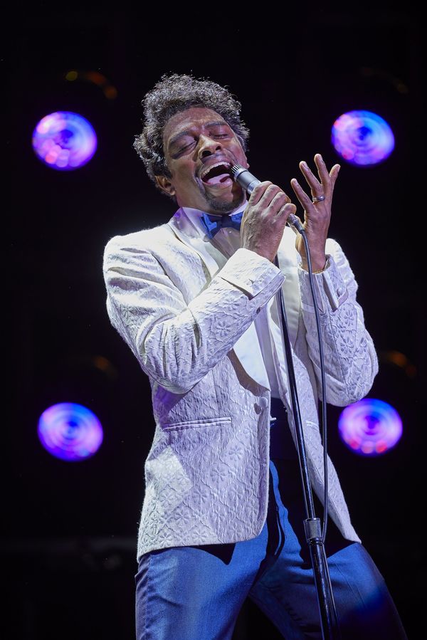 Photo Flash: First Look at Production Photos from West End's DREAMGIRLS Image