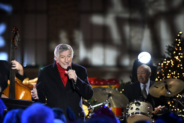 Photo Flash: First Look - Josh Groban, Tony Bennett & More Set for Tonight's CHRISTMAS IN ROCKEFELLER CENTER Image