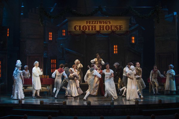 Photo Flash: First Look at Milwaukee Rep's A CHRISTMAS CAROL Image