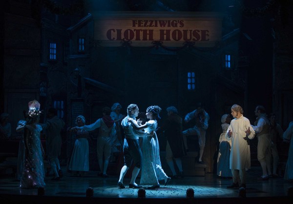 Photo Flash: First Look at Milwaukee Rep's A CHRISTMAS CAROL Image