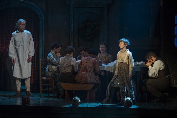Photo Flash: First Look at Milwaukee Rep's A CHRISTMAS CAROL Image