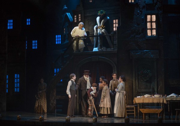 Photo Flash: First Look at Milwaukee Rep's A CHRISTMAS CAROL Image