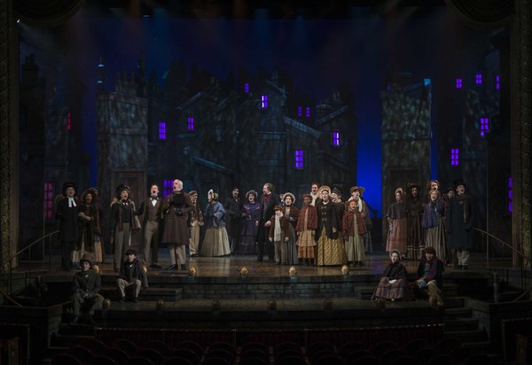 Photo Flash: First Look at Milwaukee Rep's A CHRISTMAS CAROL  Image