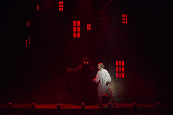 Photo Flash: First Look at Milwaukee Rep's A CHRISTMAS CAROL Image