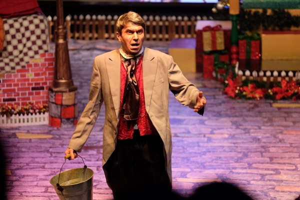 Photo Flash: Beijing Playhouse's A CHRISTMAS CAROL Image