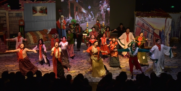 Photo Flash: Beijing Playhouse's A CHRISTMAS CAROL Image