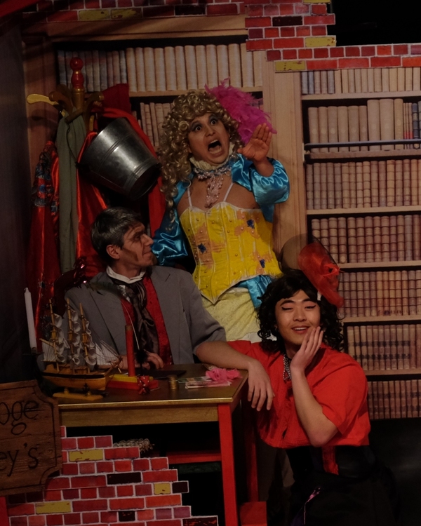 Photo Flash: Beijing Playhouse's A CHRISTMAS CAROL Image