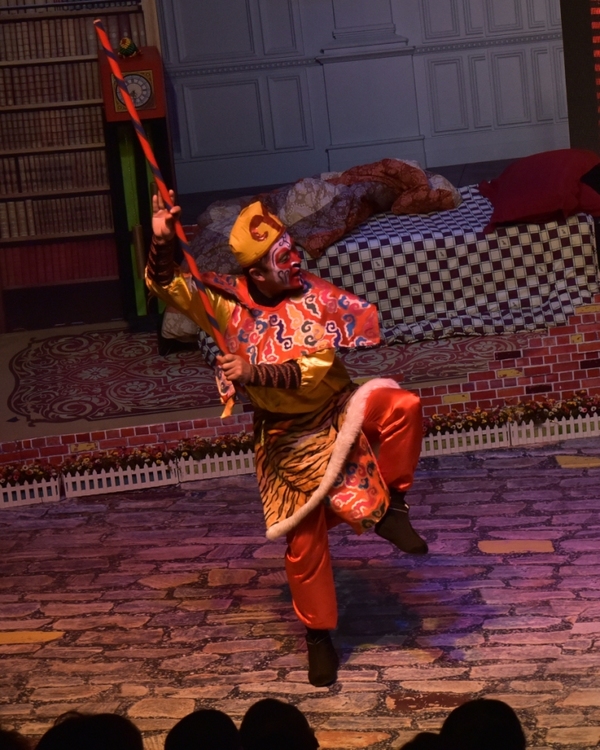Photo Flash: Beijing Playhouse's A CHRISTMAS CAROL Image