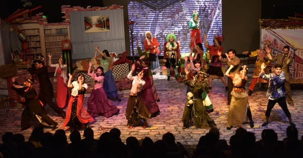 Photo Flash: Beijing Playhouse's A CHRISTMAS CAROL Image