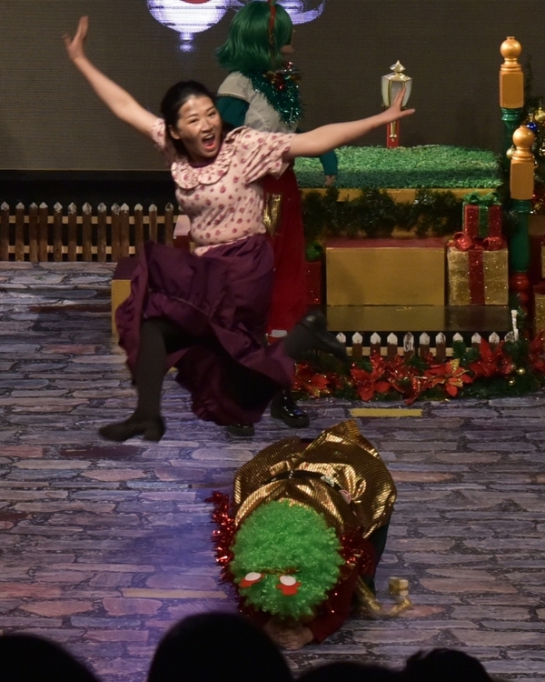 Photo Flash: Beijing Playhouse's A CHRISTMAS CAROL 